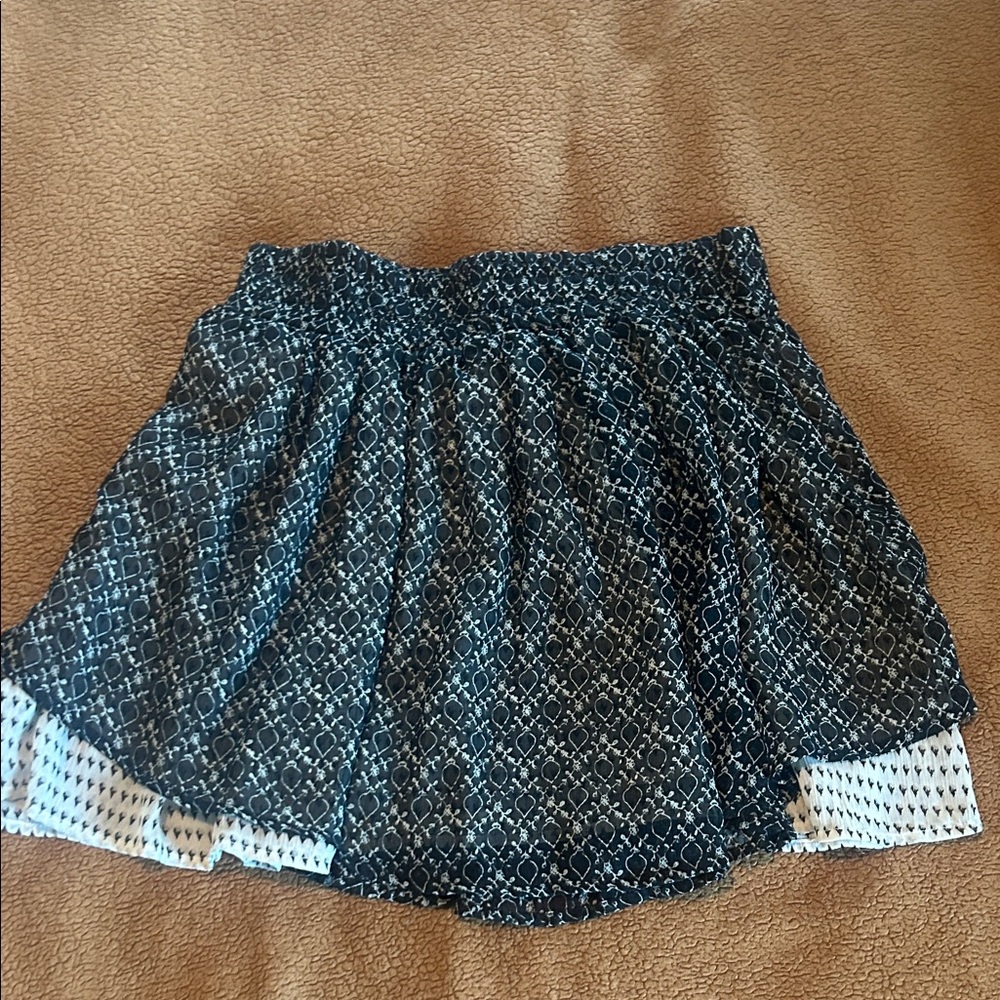Converse Black and White Patterned Skirt - Picture 6 of 9